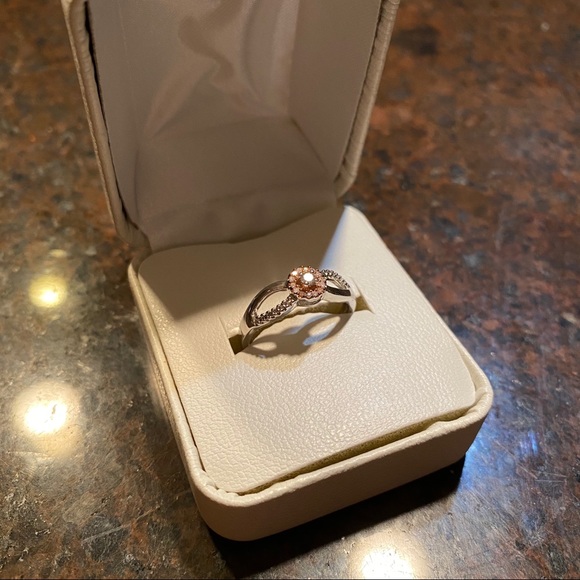 Sterling Silver Ring 💍 - Picture 2 of 3